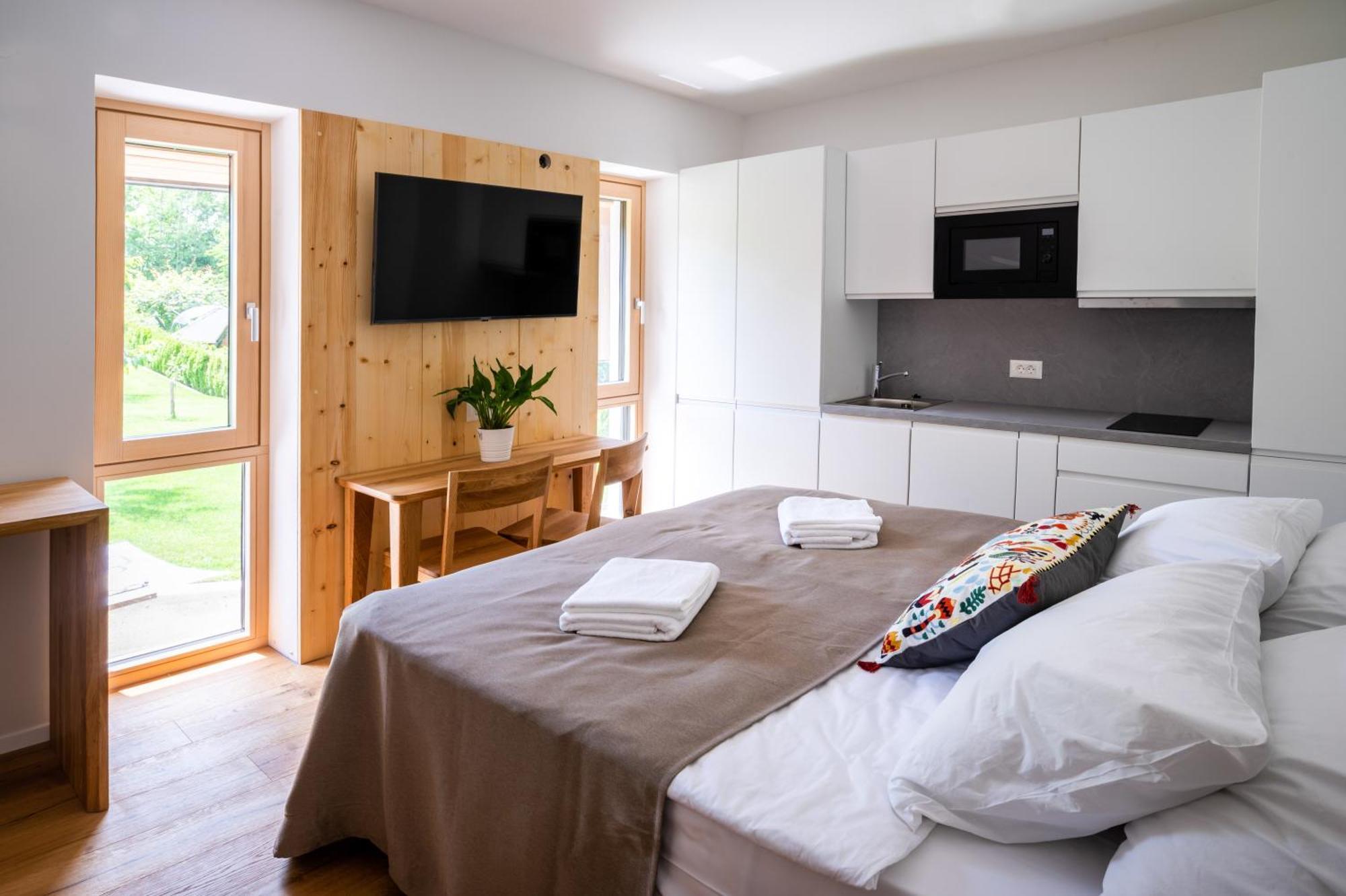 Apartamento Lucka Bled Quiet Location, Free Bikes, Big Garden, Doctor Exterior foto