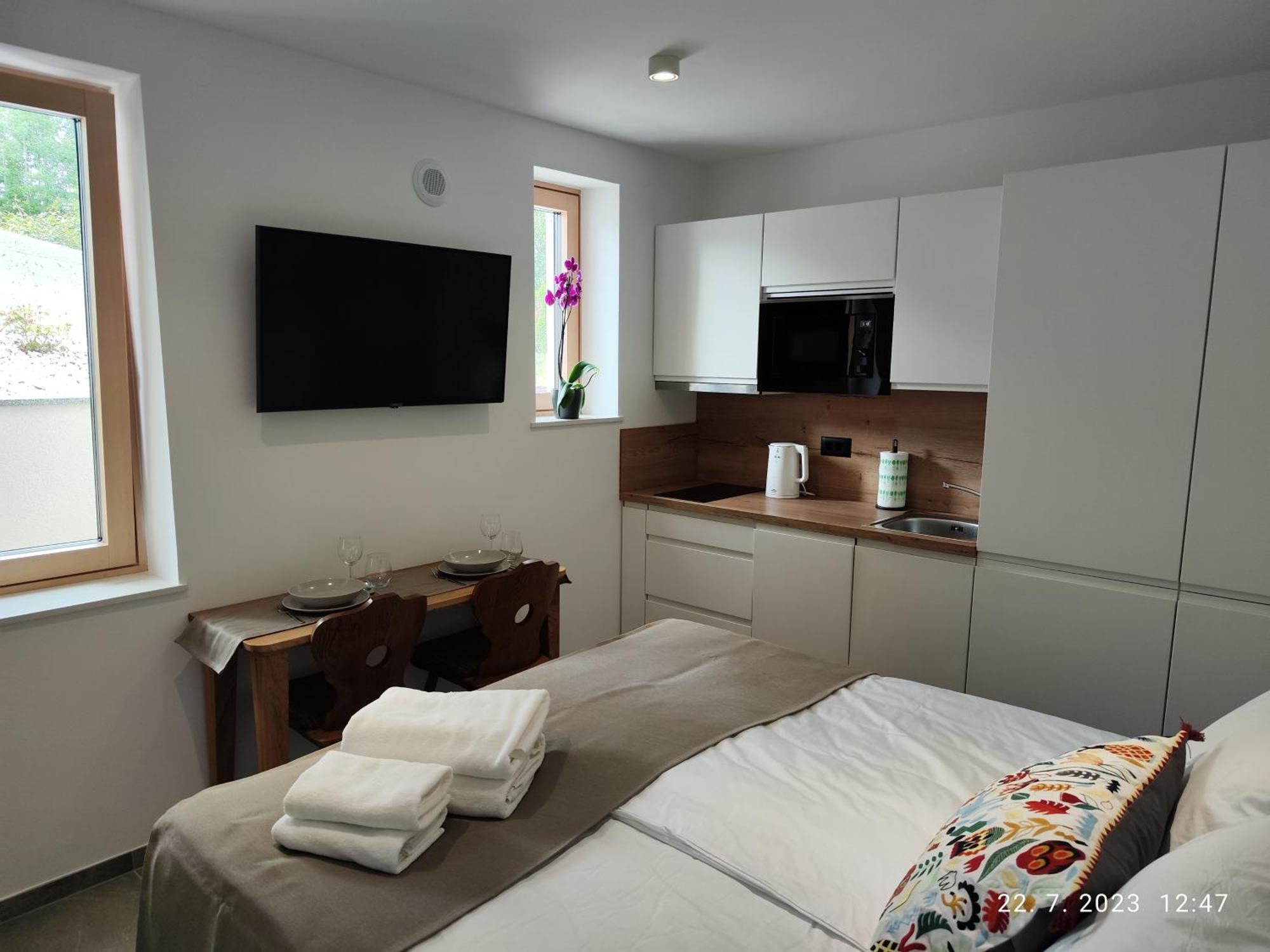 Apartamento Lucka Bled Quiet Location, Free Bikes, Big Garden, Doctor Exterior foto